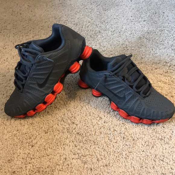 nike shox tlx